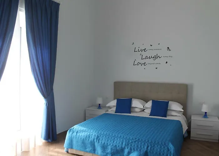 Sunset House 4*